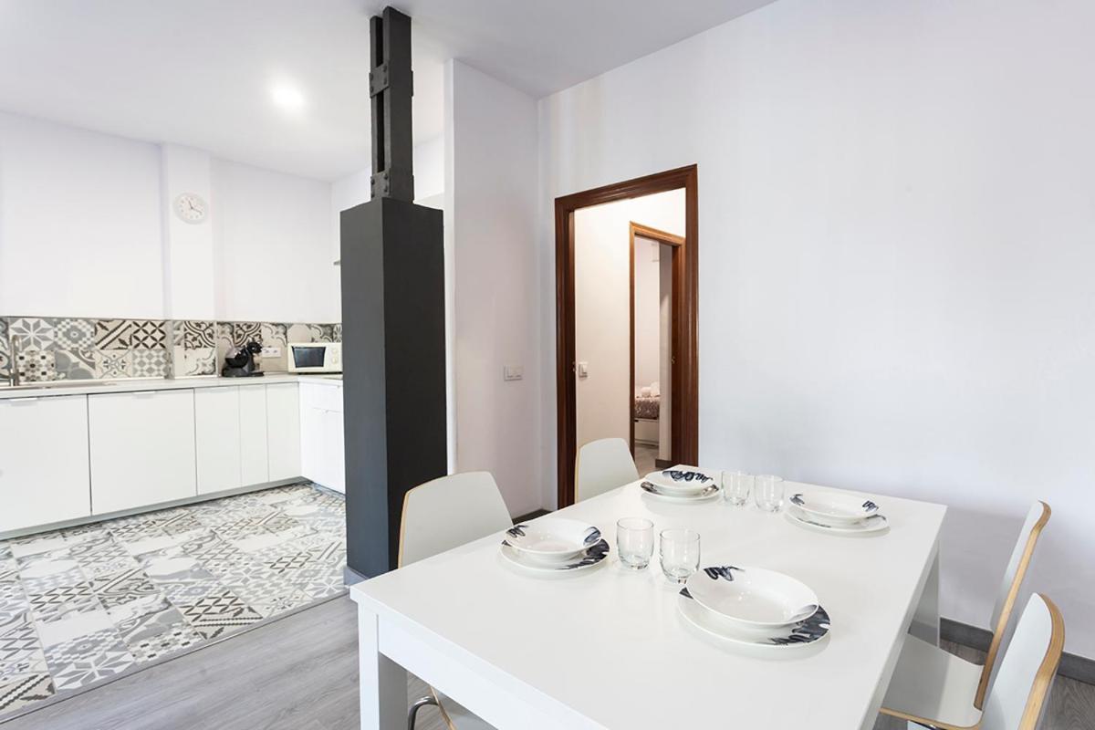 Pelicano Urban Apartment Seville Exterior photo